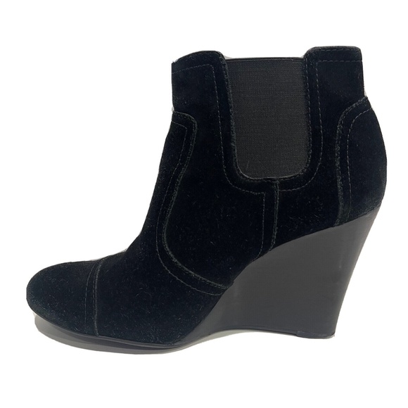 Tory Burch Adrienne Chelsea Boots 7.5 Gold Buckle Black Suede Leather Wedge Heel - Picture 5 of 12